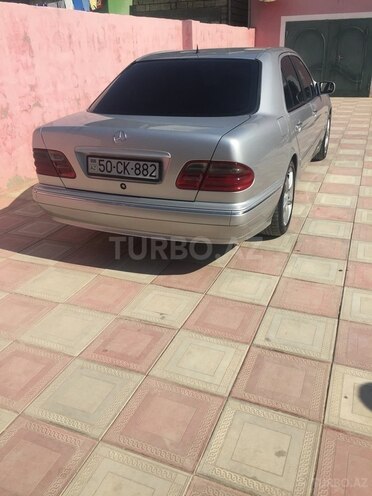 Mercedes E 220 2001, 267,800 km - 2.2 l - Sumqayıt