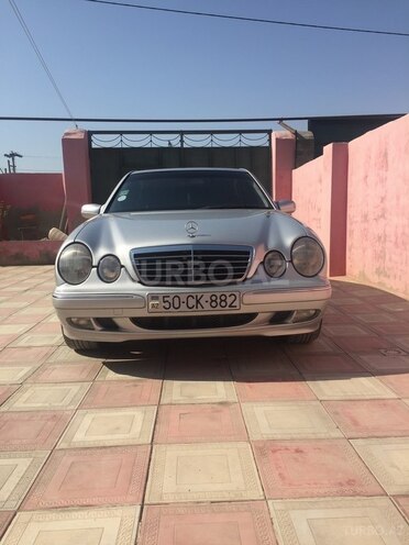 Mercedes E 220 2001, 267,800 km - 2.2 l - Sumqayıt