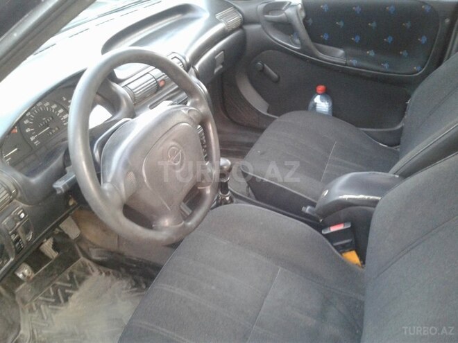 Opel Astra 1994, 60,000 km - 1.6 л - Bakı