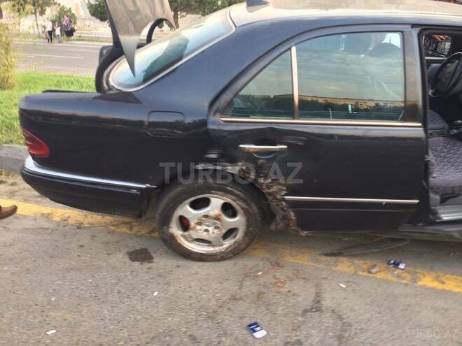 Mercedes E 280 1997, 280,000 km - 0.3 l - Bakı