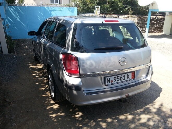 Opel Astra 2006, 127,600 km - 2.0 l - Lənkəran