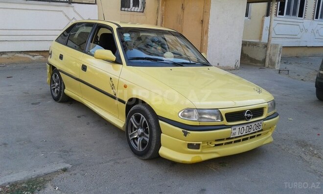 Opel Astra 1995, 325,582 km - 2.0 l - Sumqayıt