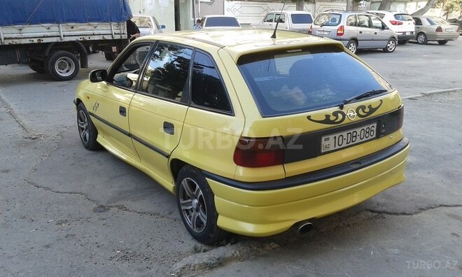 Opel Astra 1995, 325,582 km - 2.0 l - Sumqayıt