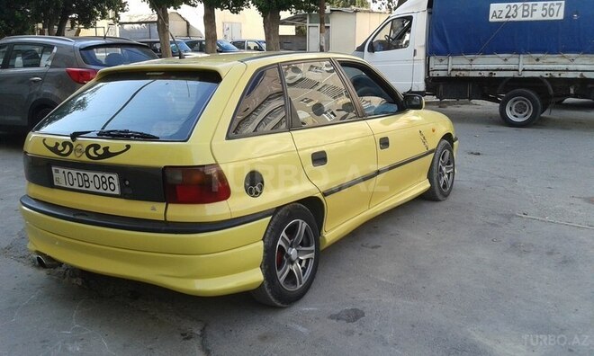 Opel Astra 1995, 325,582 km - 2.0 l - Sumqayıt