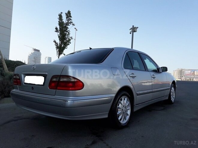 Mercedes E 220 2000, 259,000 km - 2.2 l - Bakı