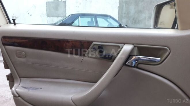 Mercedes E 220 2000, 259,000 km - 2.2 l - Bakı