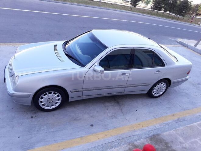 Mercedes E 220 2000, 259,000 km - 2.2 l - Bakı