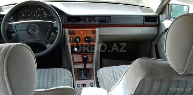 Mercedes E 250 1993, 596,754 km - 2.5 l - Bakı