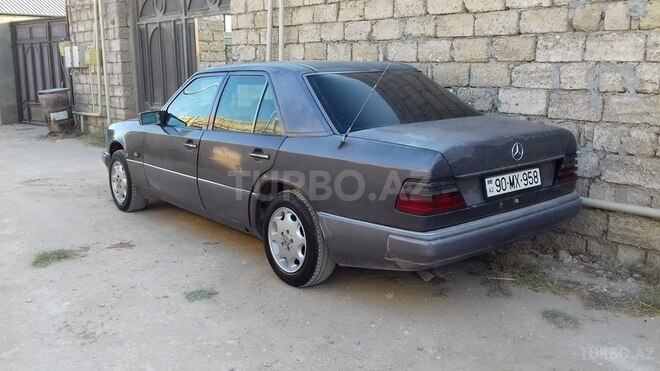 Mercedes E 250 1993, 596,754 km - 2.5 l - Bakı