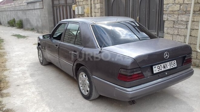 Mercedes E 250 1993, 596,754 km - 2.5 l - Bakı