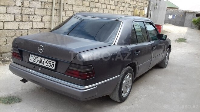 Mercedes E 250 1993, 596,754 km - 2.5 l - Bakı