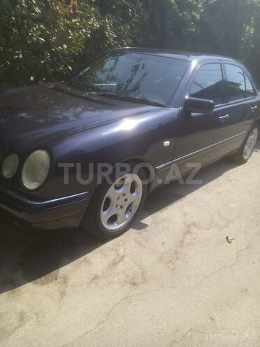 Mercedes E 240 1998, 280,000 km - 2.4 l - Bakı