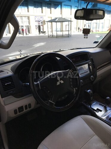 Mitsubishi Pajero 2010, 96,000 km - 3.5 л - Bakı