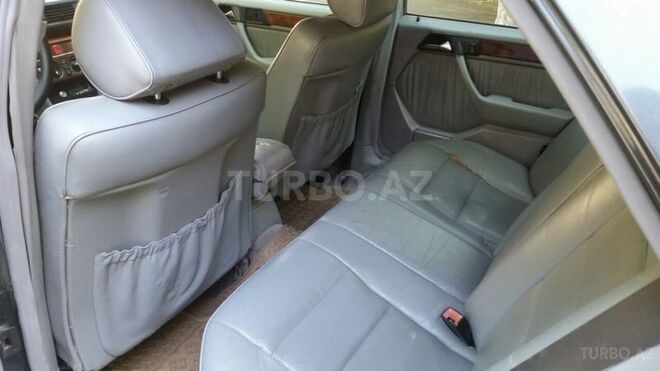 Mercedes E 280 1994, 220,000 km - 0.3 l - Bakı
