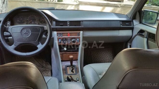 Mercedes E 280 1994, 220,000 km - 0.3 l - Bakı