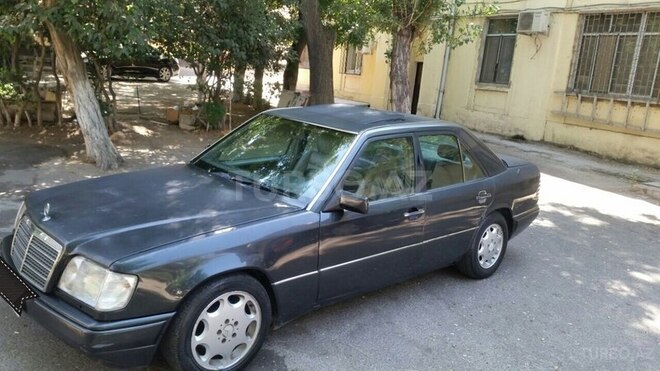 Mercedes E 280 1994, 220,000 km - 0.3 l - Bakı