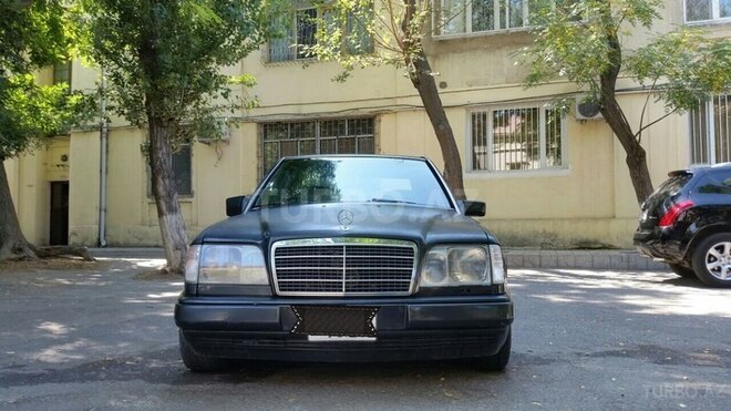 Mercedes E 280 1994, 220,000 km - 0.3 l - Bakı