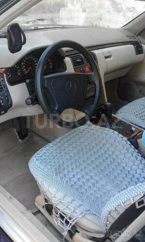 Mercedes E 240 1998, 250,000 km - 2.4 л - Bakı
