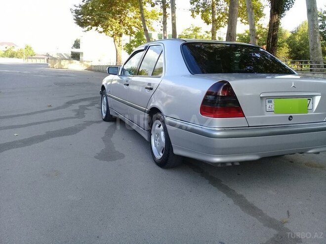 Mercedes C 220 1998, 159,000 km - 2.2 л - İsmayıllı