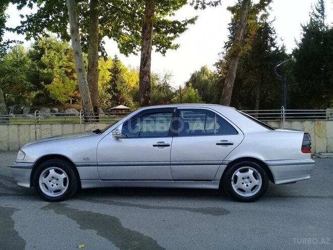 Mercedes C 220 1998, 159,000 km - 2.2 л - İsmayıllı