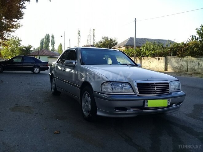Mercedes C 220 1998, 159,000 km - 2.2 л - İsmayıllı