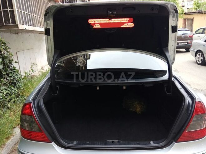 Mercedes E 220 2006, 246,000 km - 2.2 л - Bakı
