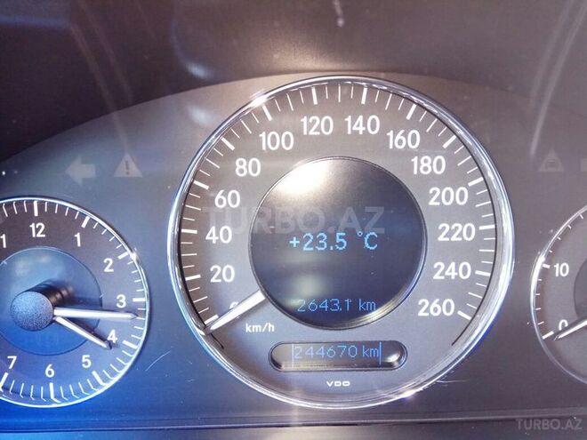Mercedes E 220 2006, 246,000 km - 2.2 л - Bakı