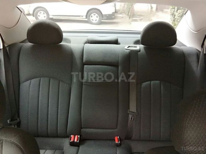 Mercedes E 220 2006, 246,000 km - 2.2 л - Bakı