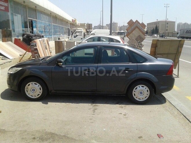 Ford Focus 2009, 133,900 km - 2.0 l - Bakı