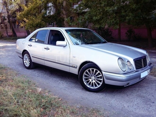 Mercedes E 240 1998, 319,000 km - 2.4 l - Mingəçevir
