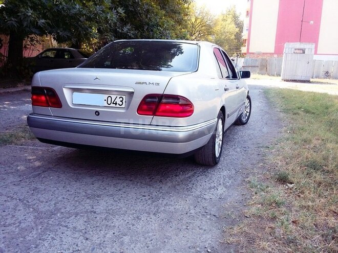 Mercedes E 240 1998, 319,000 km - 2.4 l - Mingəçevir