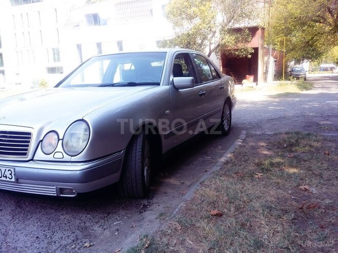 Mercedes E 240 1998, 319,000 km - 2.4 l - Mingəçevir