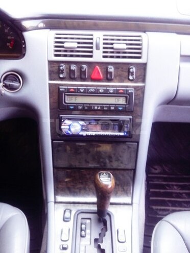 Mercedes E 240 1998, 319,000 km - 2.4 l - Mingəçevir