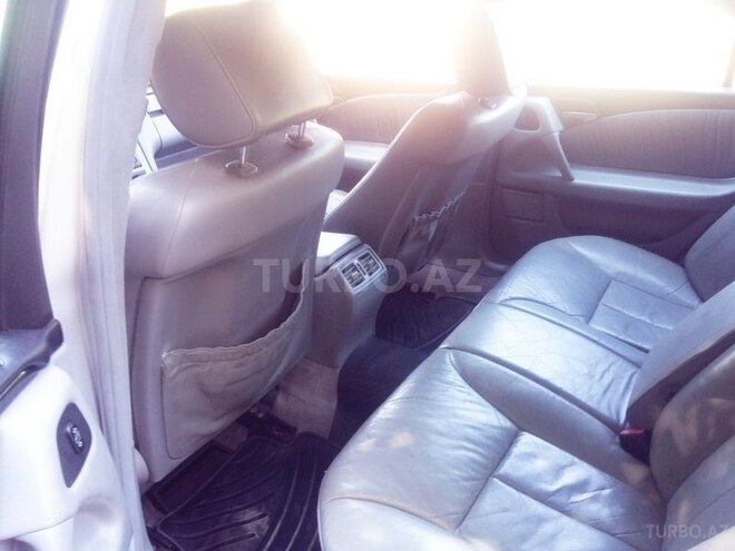 Mercedes E 240 1998, 319,000 km - 2.4 l - Mingəçevir