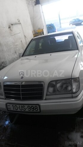 Mercedes E 220 1994, 235,000 km - 2.2 l - Bakı