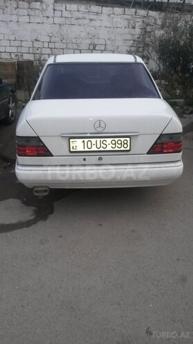 Mercedes E 220 1994, 235,000 km - 2.2 l - Bakı