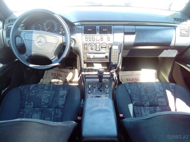 Mercedes E 230 1997, 235,000 km - 2.3 l - Bakı