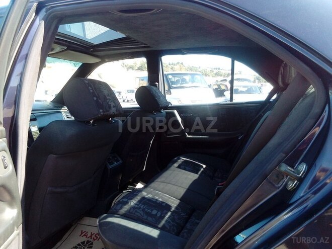 Mercedes E 230 1997, 235,000 km - 2.3 l - Bakı