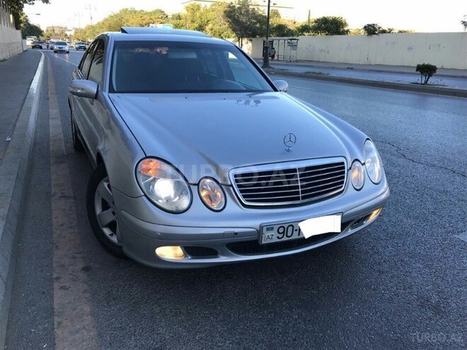 Mercedes E 220 2003, 270,000 km - 2.2 l - Bakı