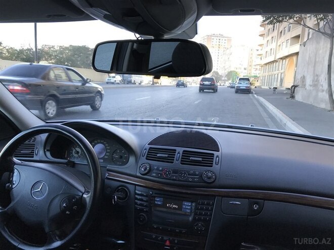 Mercedes E 220 2003, 270,000 km - 2.2 l - Bakı
