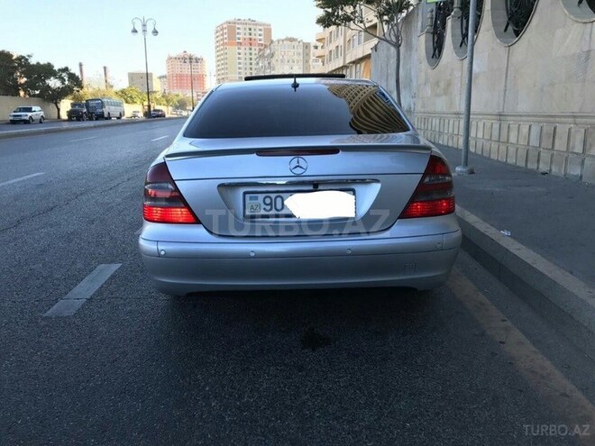 Mercedes E 220 2003, 270,000 km - 2.2 l - Bakı