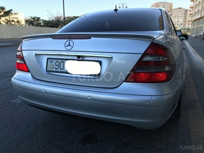 Mercedes E 220 2003, 270,000 km - 2.2 l - Bakı