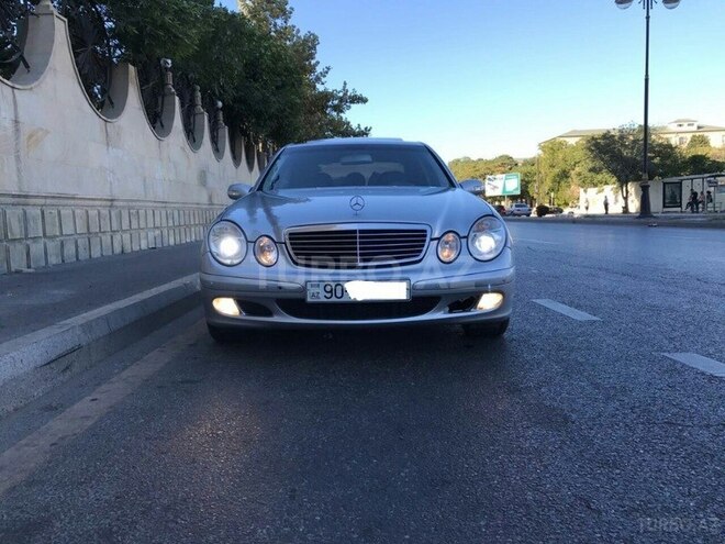 Mercedes E 220 2003, 270,000 km - 2.2 l - Bakı