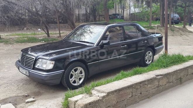 Mercedes E 220 1993, 350,000 km - 2.2 l - Bakı