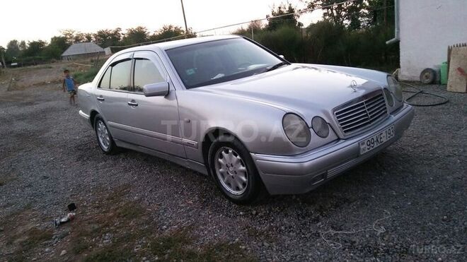 Mercedes E 200 1997, 240,000 km - 0.2 л - Bakı