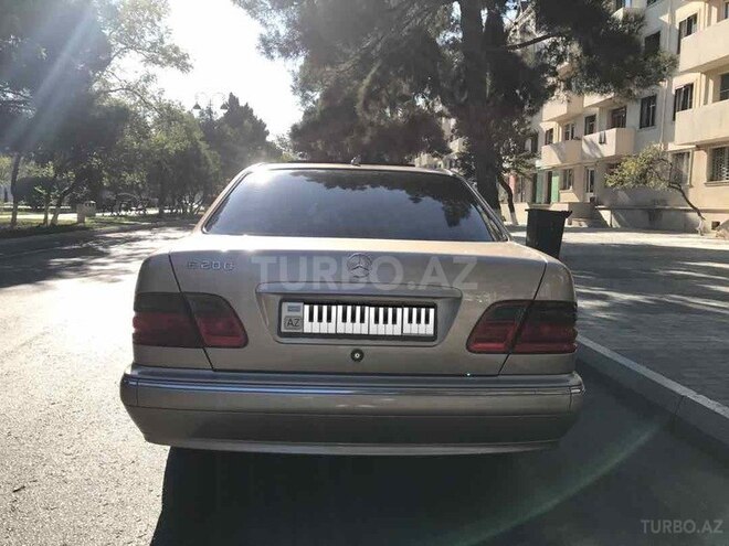 Mercedes E 200 2001, 204,000 km - 2.0 l - Sumqayıt