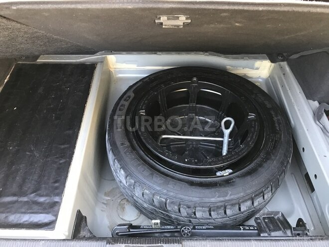 Mercedes E 200 2001, 204,000 km - 2.0 l - Sumqayıt