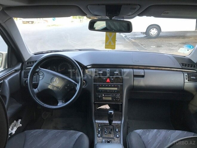 Mercedes E 200 2001, 204,000 km - 2.0 l - Sumqayıt