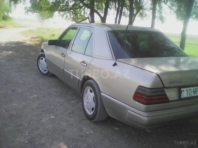 Mercedes E 250 1992, 450,000 km - 2.5 l - Bakı