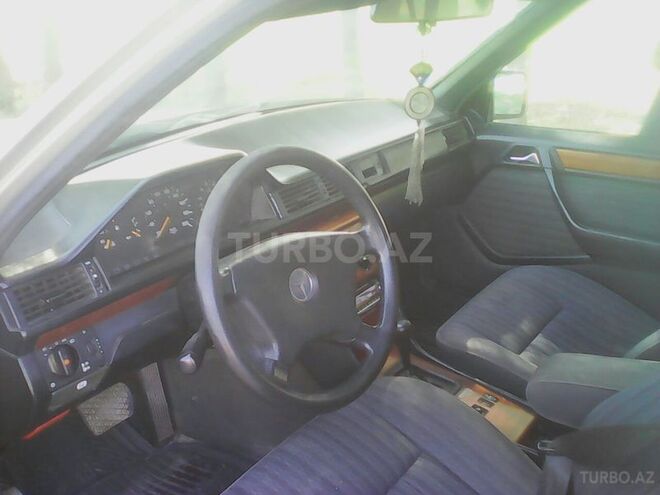 Mercedes E 250 1992, 450,000 km - 2.5 l - Bakı
